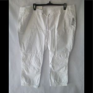 Old Navy Capris - White - Size XL - NWT
